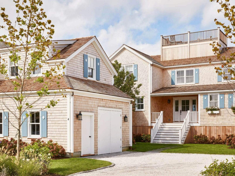 CCHHulbertBlueShutters4