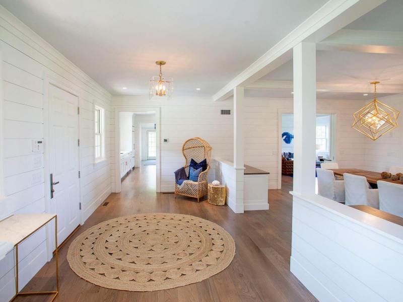 entry-foyer