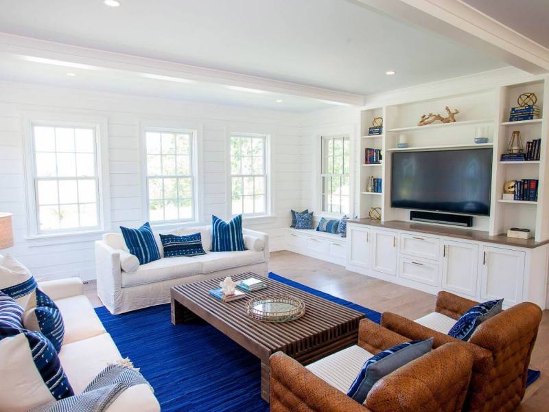 family-room-full