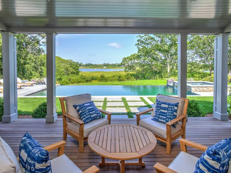 porch-seating-to-water