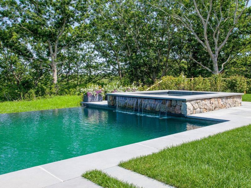 spa-with-waterfeature