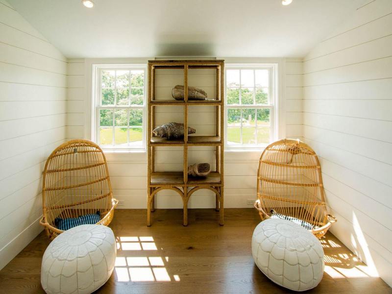 upstairs-hall-seating-area-2